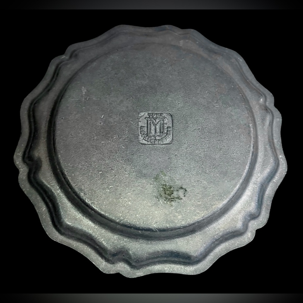 York Metalcrafters Queen Anne Plate - Picture 4 of 8